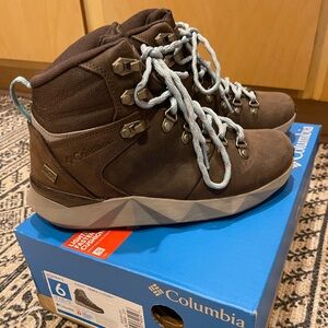 Columbia Facet Sierra Outdry hiking boots